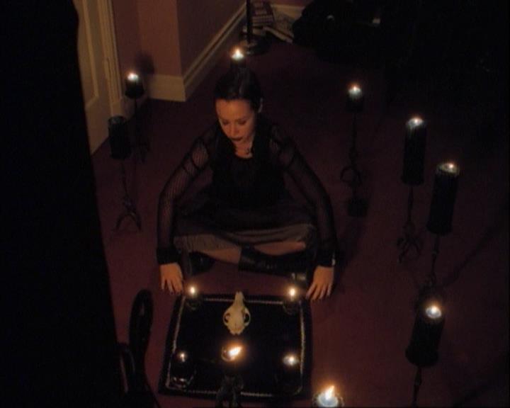 Charmed-Online-dot-net_107TheFourthSister0014.jpg