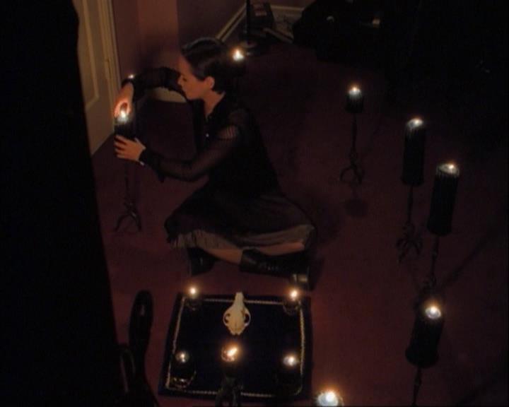 Charmed-Online-dot-net_107TheFourthSister0017.jpg
