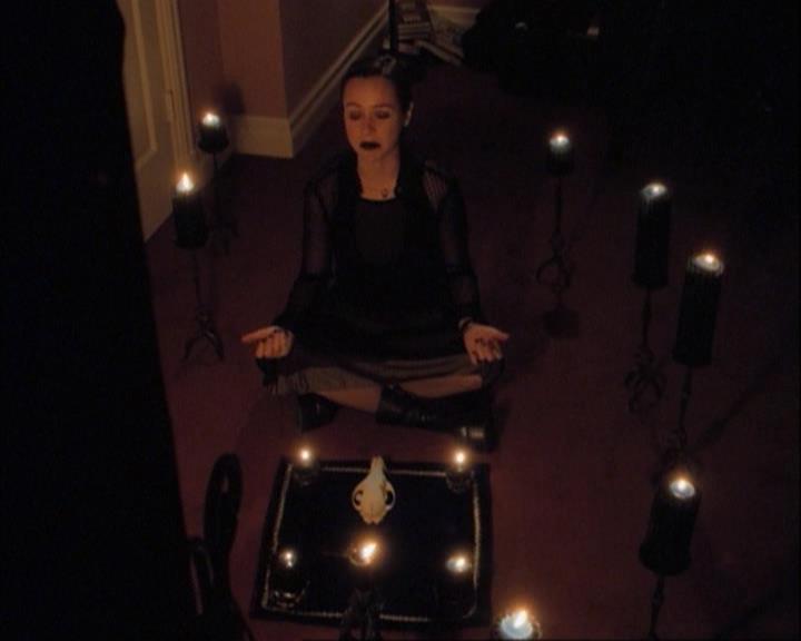 Charmed-Online-dot-net_107TheFourthSister0031.jpg