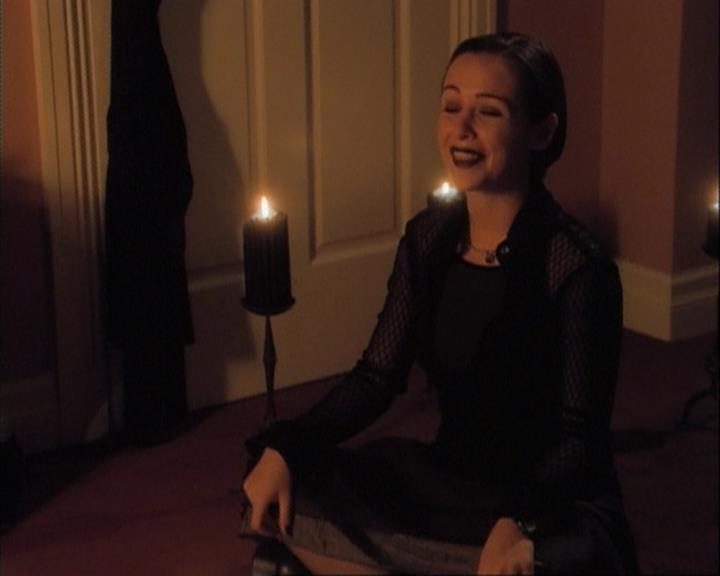 Charmed-Online-dot-net_107TheFourthSister0065.jpg