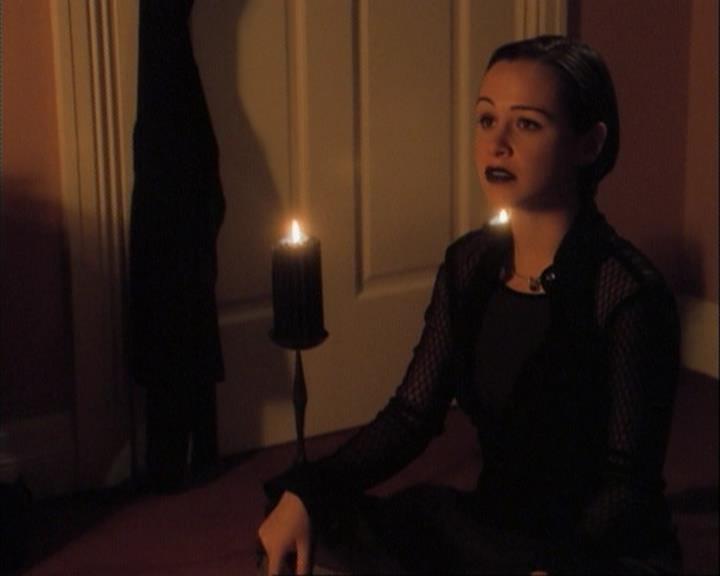 Charmed-Online-dot-net_107TheFourthSister0068.jpg