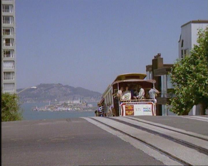 Charmed-Online-dot-net_107TheFourthSister0316.jpg
