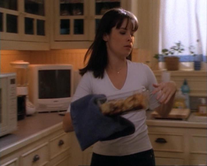 Charmed-Online-dot-net_107TheFourthSister0324.jpg