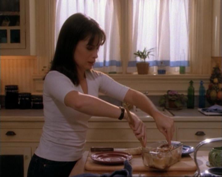 Charmed-Online-dot-net_107TheFourthSister0328.jpg