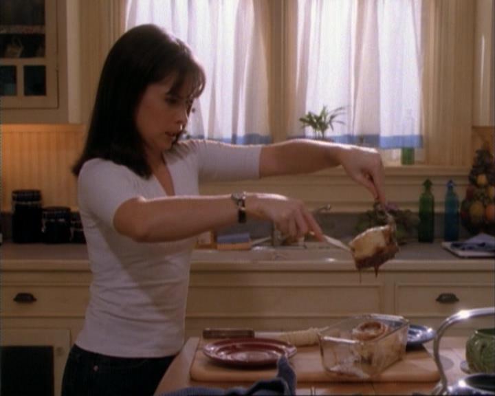 Charmed-Online-dot-net_107TheFourthSister0330.jpg