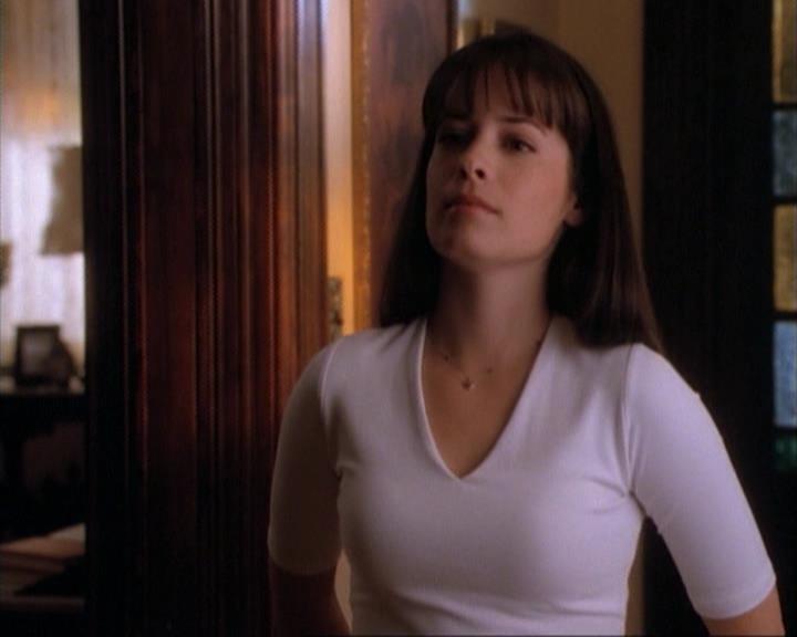 Charmed-Online-dot-net_107TheFourthSister0390.jpg