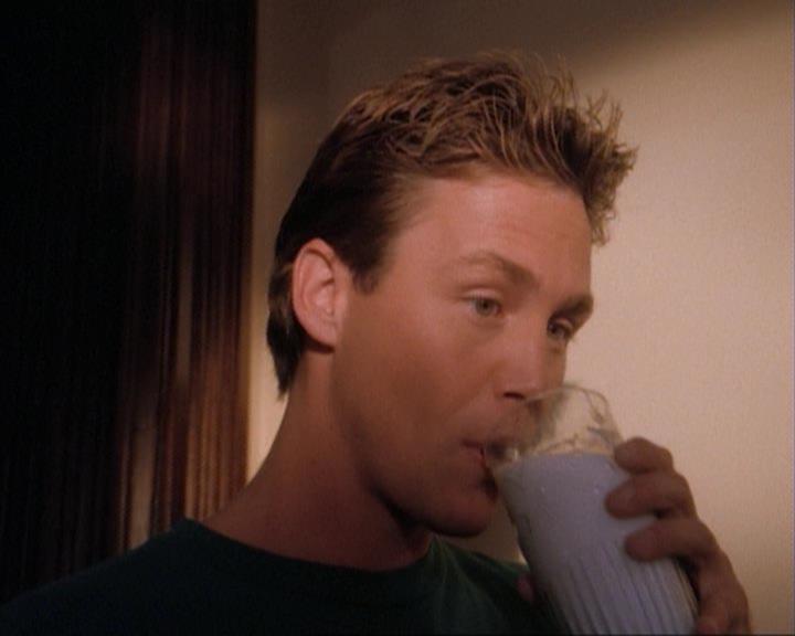 Charmed-Online-dot-net_107TheFourthSister0397.jpg