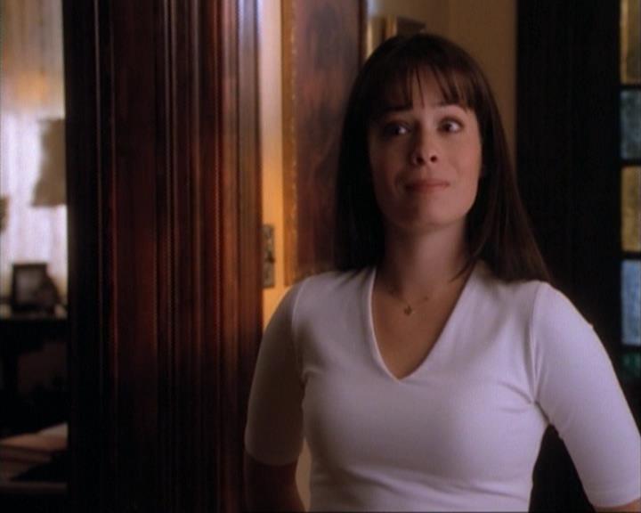 Charmed-Online-dot-net_107TheFourthSister0398.jpg