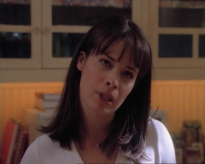 Charmed-Online-dot-net_107TheFourthSister0451.jpg