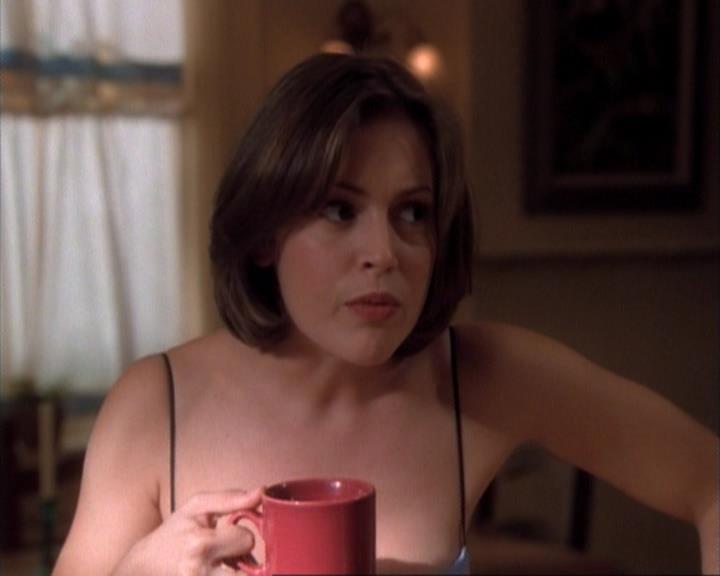 Charmed-Online-dot-net_107TheFourthSister0469.jpg