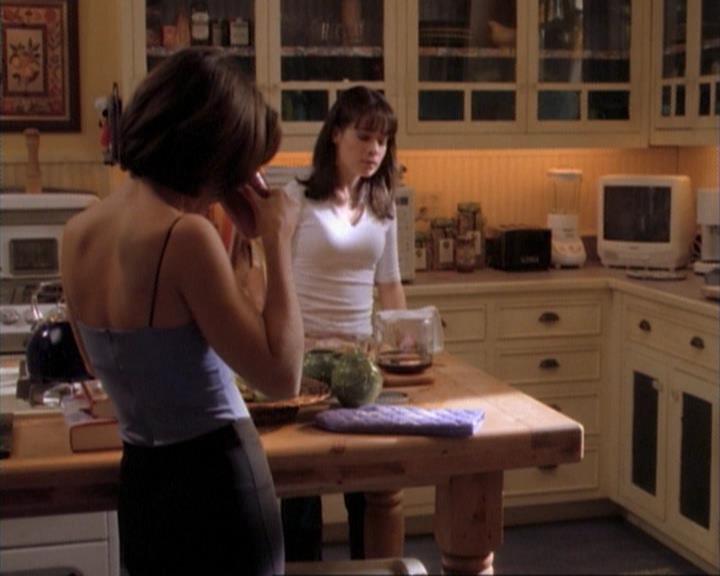 Charmed-Online-dot-net_107TheFourthSister0486.jpg