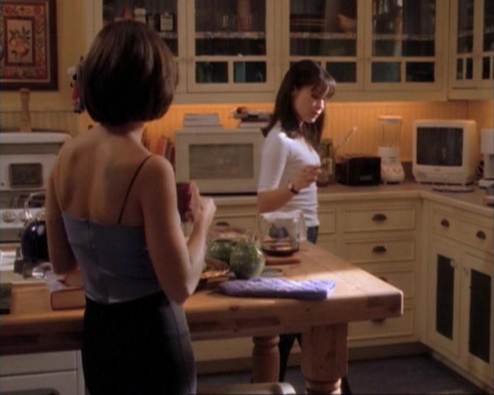 Charmed-Online-dot-net_107TheFourthSister0487.jpg