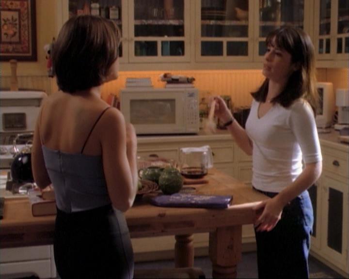 Charmed-Online-dot-net_107TheFourthSister0491.jpg