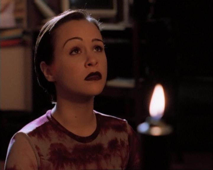 Charmed-Online-dot-net_107TheFourthSister0660.jpg