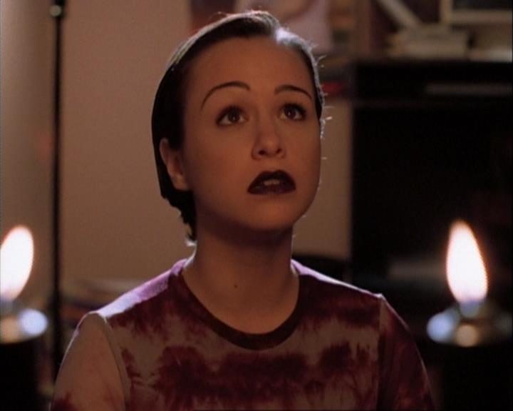 Charmed-Online-dot-net_107TheFourthSister0665.jpg Charmed-Online-dot-net_107TheFourthSister0665.jpg