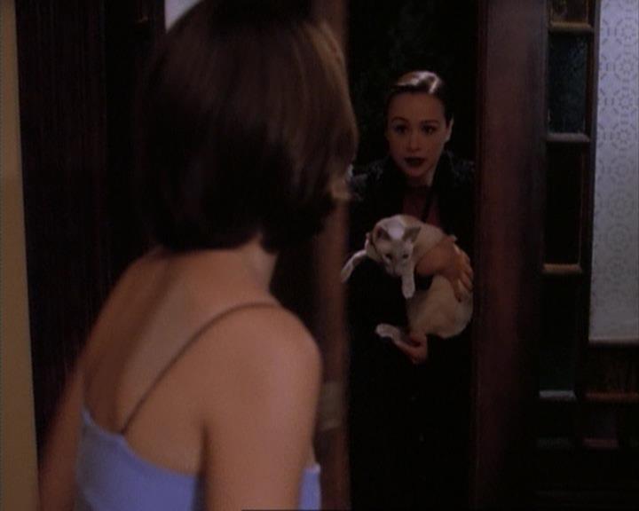 Charmed-Online-dot-net_107TheFourthSister0762.jpg