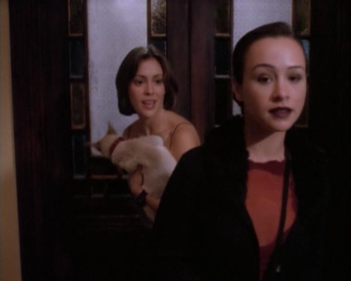 Charmed-Online-dot-net_107TheFourthSister0774.jpg