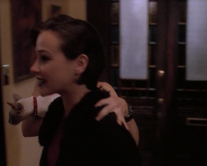 Charmed-Online-dot-net_107TheFourthSister0777.jpg
