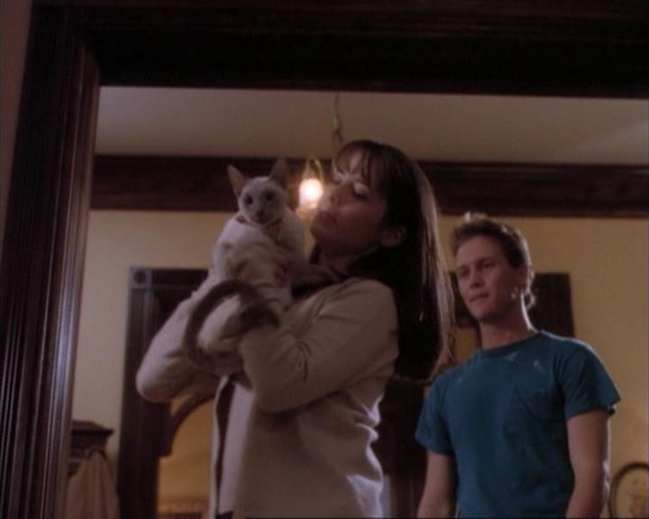 Charmed-Online-dot-net_107TheFourthSister0781.jpg