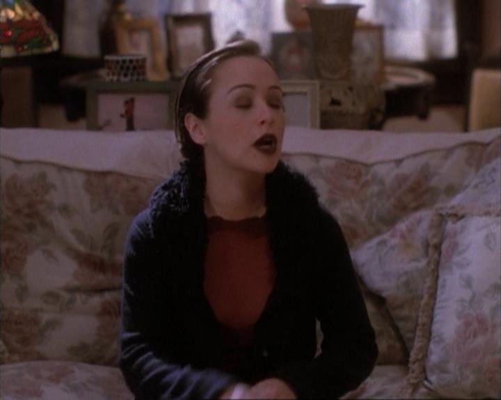 Charmed-Online-dot-net_107TheFourthSister0787.jpg
