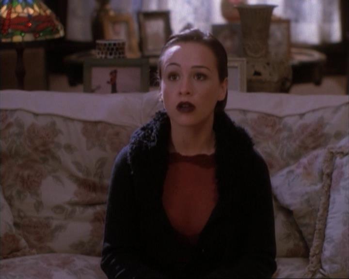 Charmed-Online-dot-net_107TheFourthSister0823.jpg