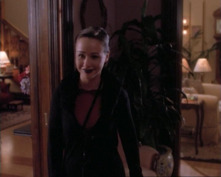 Charmed-Online-dot-net_107TheFourthSister0865.jpg