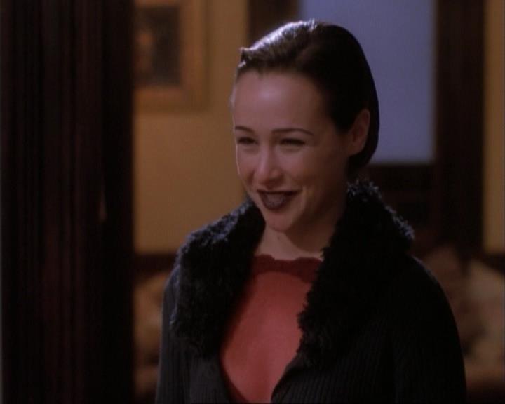 Charmed-Online-dot-net_107TheFourthSister0872.jpg