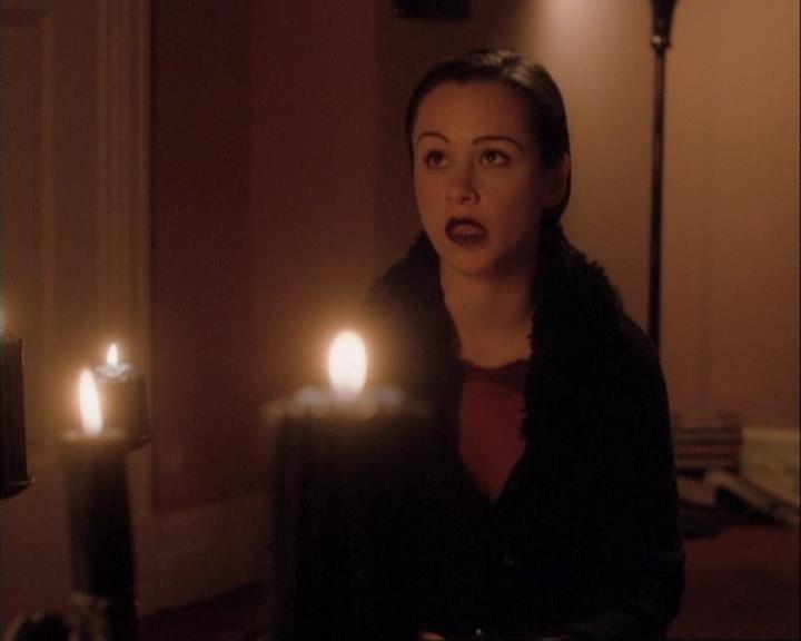 Charmed-Online-dot-net_107TheFourthSister0925.jpg