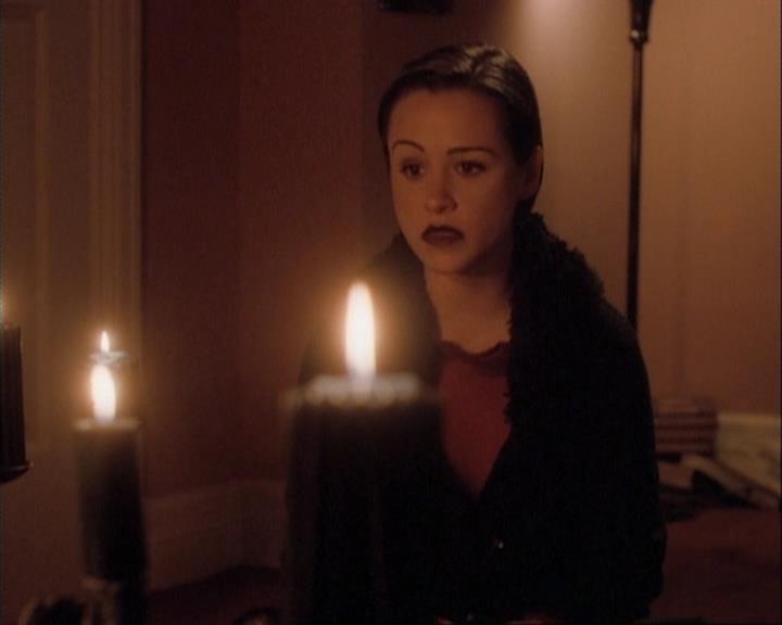 Charmed-Online-dot-net_107TheFourthSister0932.jpg