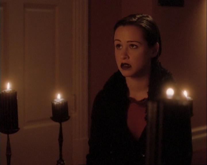 Charmed-Online-dot-net_107TheFourthSister0947.jpg