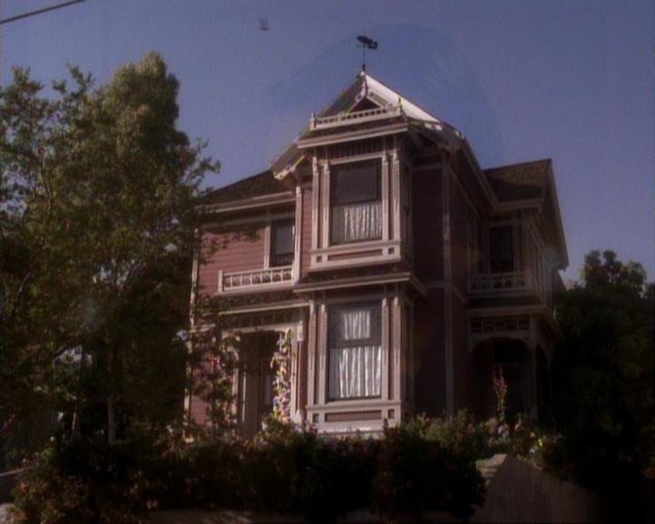 Charmed-Online-dot-net_107TheFourthSister0982.jpg