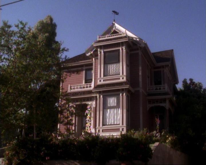 Charmed-Online-dot-net_107TheFourthSister0983.jpg