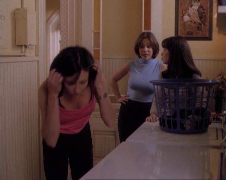 Charmed-Online-dot-net_107TheFourthSister1046.jpg