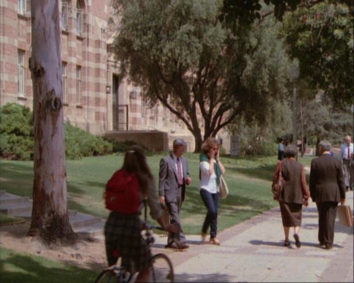 Charmed-Online-dot-net_107TheFourthSister1115.jpg