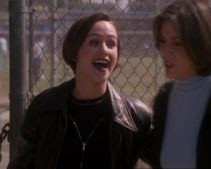 Charmed-Online-dot-net_107TheFourthSister1137.jpg
