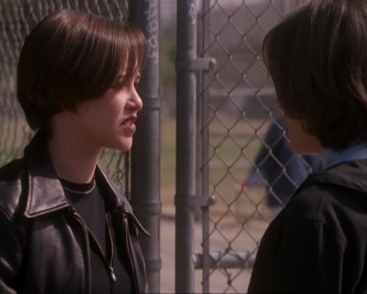 Charmed-Online-dot-net_107TheFourthSister1140.jpg