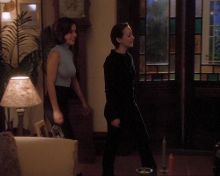 Charmed-Online-dot-net_107TheFourthSister1254.jpg