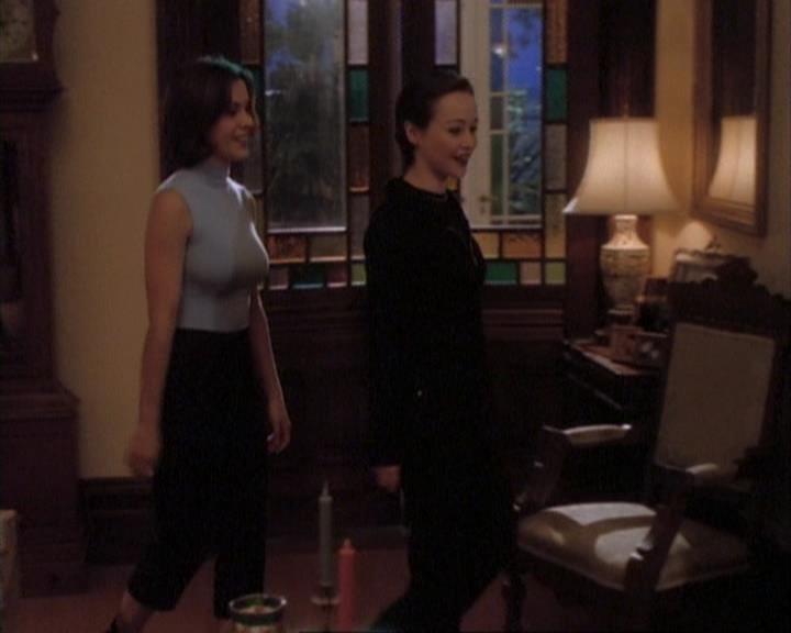 Charmed-Online-dot-net_107TheFourthSister1255.jpg