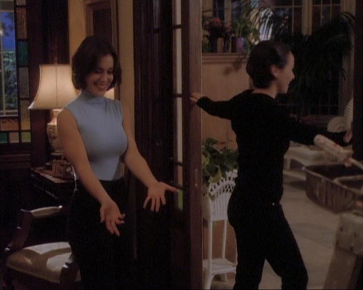 Charmed-Online-dot-net_107TheFourthSister1258.jpg