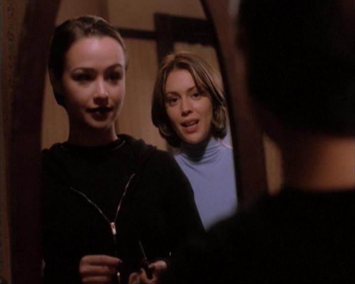 Charmed-Online-dot-net_107TheFourthSister1334.jpg