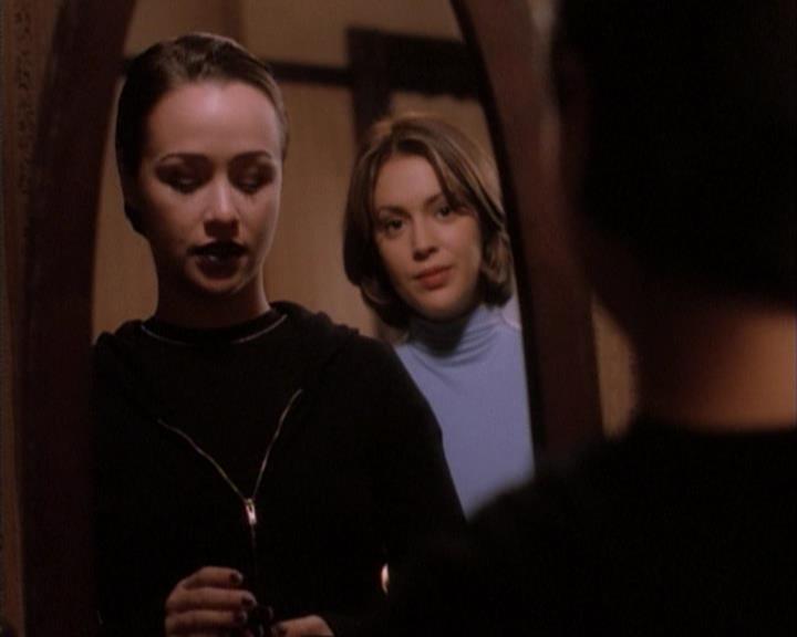 Charmed-Online-dot-net_107TheFourthSister1339.jpg