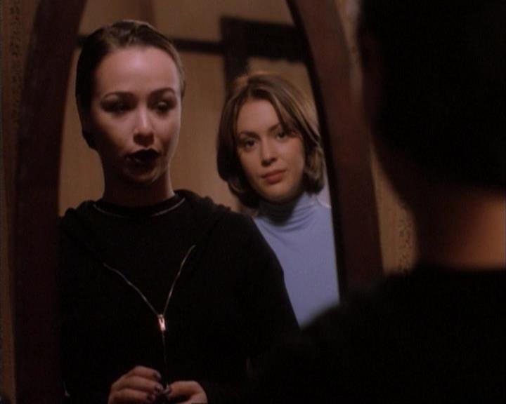 Charmed-Online-dot-net_107TheFourthSister1340.jpg