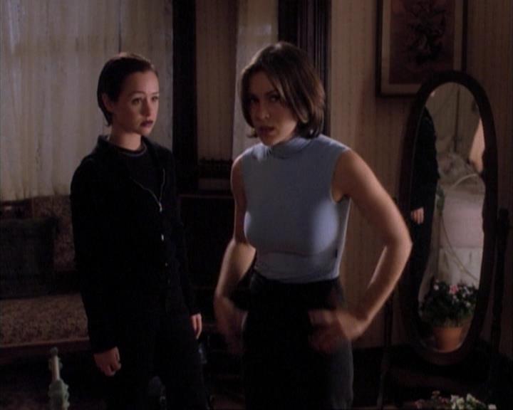 Charmed-Online-dot-net_107TheFourthSister1411.jpg Charmed-Online-dot-net_107TheFourthSister1411.jpg
