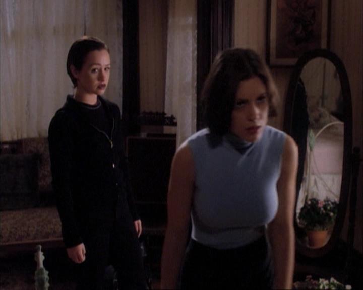 Charmed-Online-dot-net_107TheFourthSister1412.jpg