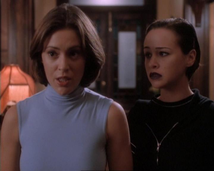 Charmed-Online-dot-net_107TheFourthSister1455.jpg