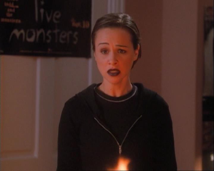 Charmed-Online-dot-net_107TheFourthSister1494.jpg