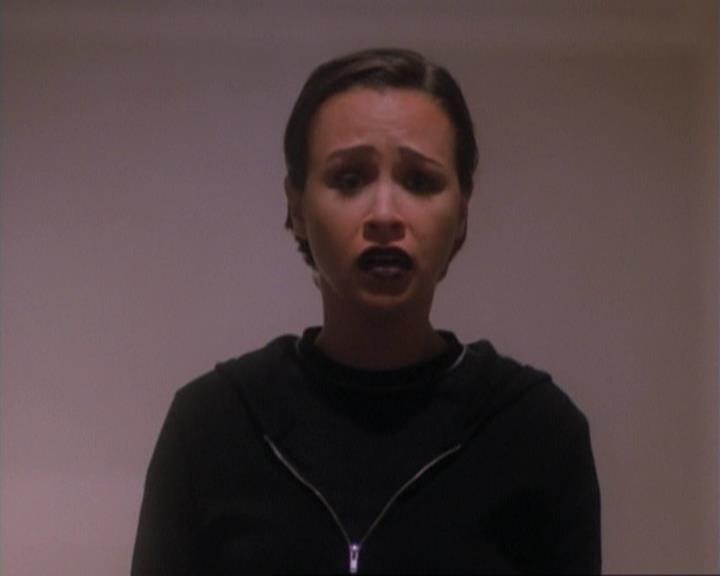 Charmed-Online-dot-net_107TheFourthSister1507.jpg
