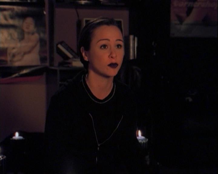 Charmed-Online-dot-net_107TheFourthSister1535.jpg