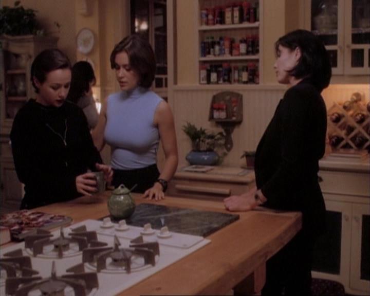 Charmed-Online-dot-net_107TheFourthSister1576.jpg