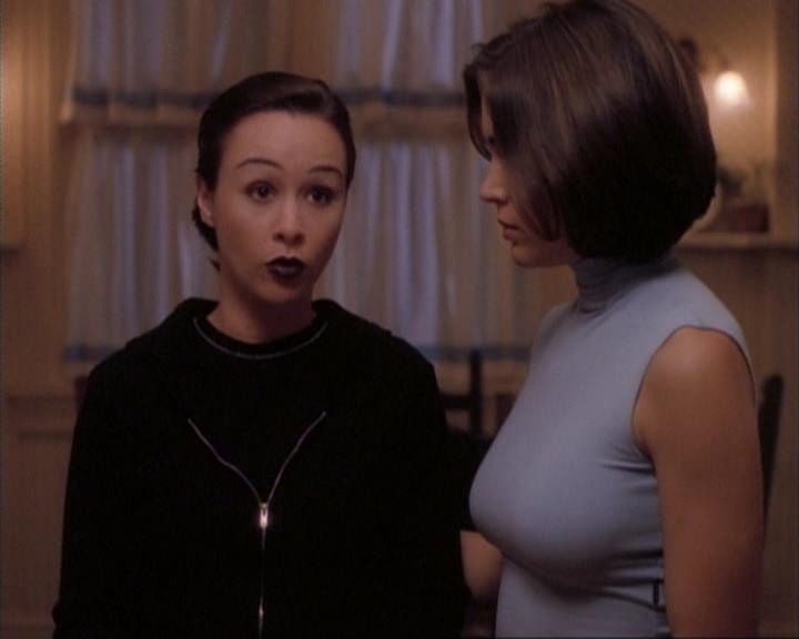 Charmed-Online-dot-net_107TheFourthSister1584.jpg